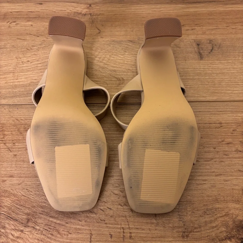 DOLCE VITA Veniss Block Heel Sandals Nude Tan Women Size 8.5 Open Toe Strappy